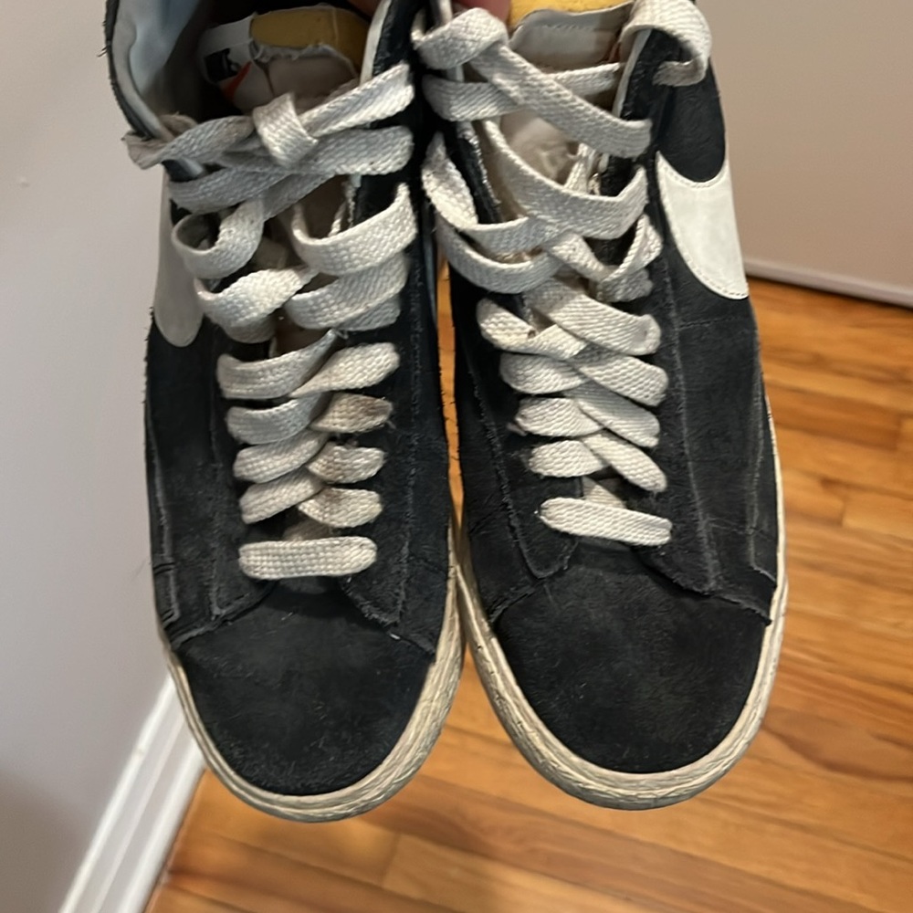 Nike Men’s Blazer Mid 77 Suede Sneakers - Picture 4 of 8